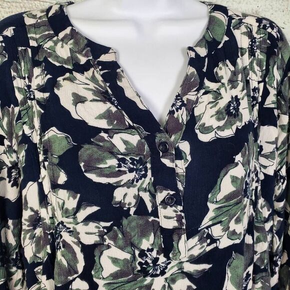 Fun2Fun 2X Navy Green White Floral Long Sleeve Button Blouse - Picture 2 of 8